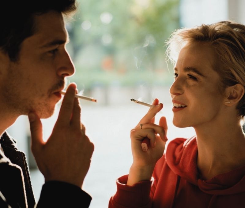 Anzeichen-Hörminderung-Raucher